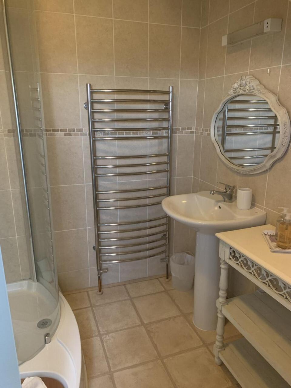 Robeanne House Holiday Accommodation Shiptonthorpe Bilik gambar