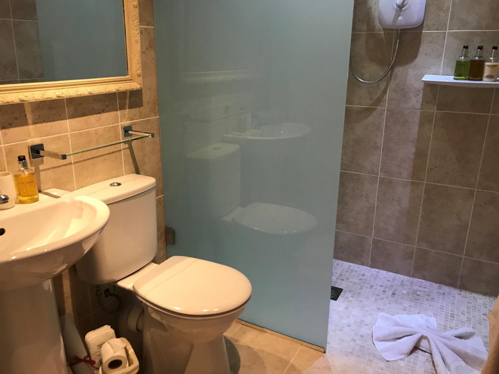 Robeanne House Holiday Accommodation Shiptonthorpe Bilik gambar