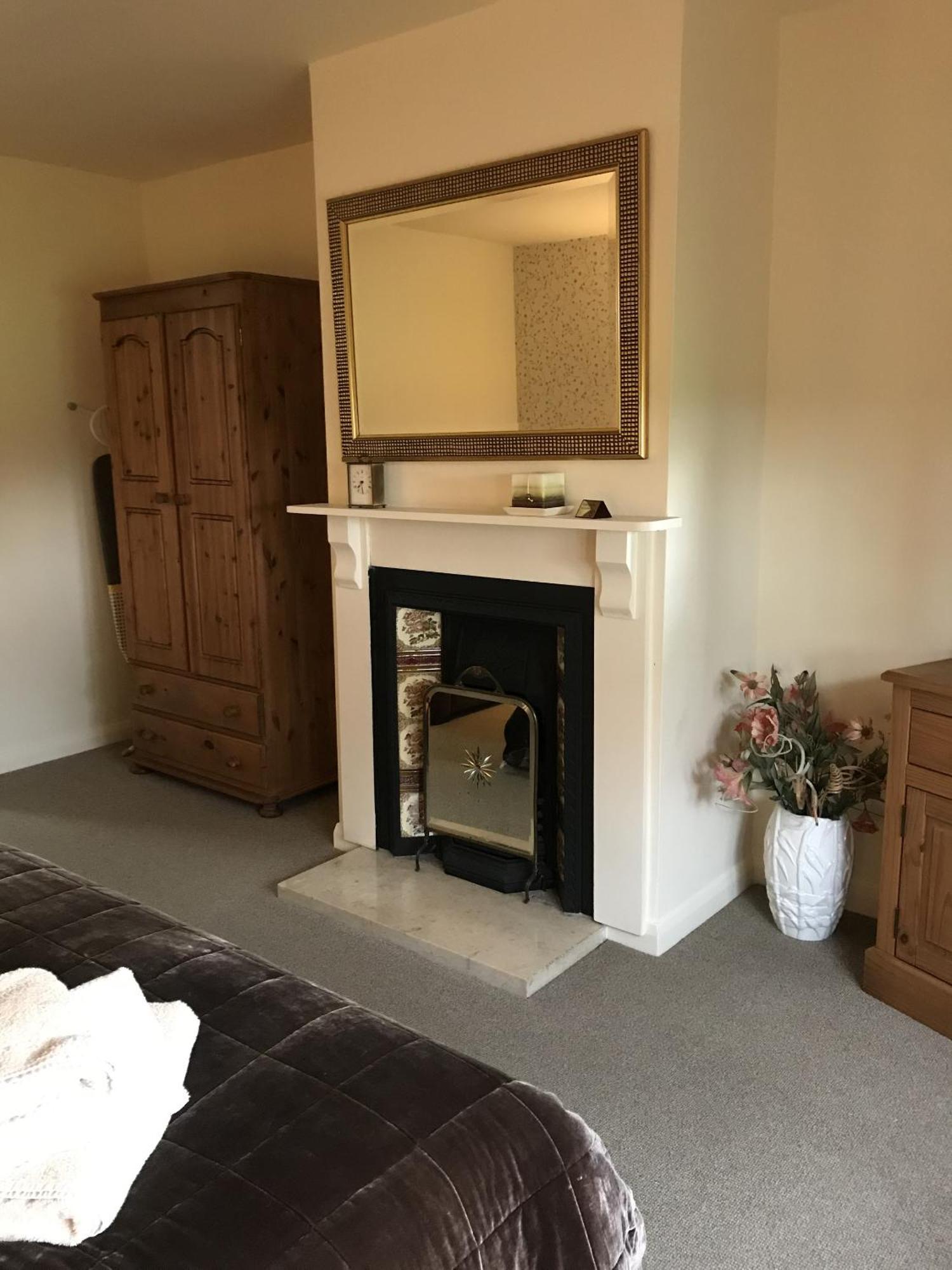 Robeanne House Holiday Accommodation Shiptonthorpe Bilik gambar